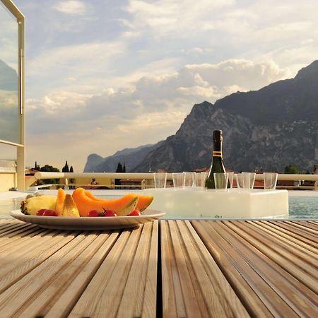 Eco Hotel Bonapace Torbole Sul Garda Eksteriør billede